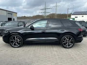 VW Touareg 3.0TDI 4M R-Line VOLL Black 22  UPE 114T
