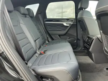 VW Touareg 3.0TDI 4M R-Line VOLL Black 22  UPE 114T