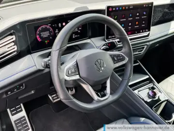 VW Tiguan 2.0 TSI DSG 4M R-Line Navi AHK Kamera ACC