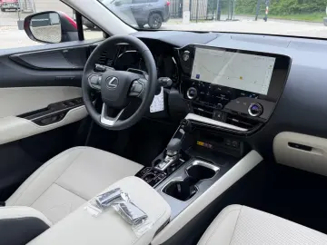 Lexus NX 450h NX 450 h Luxury.HUD