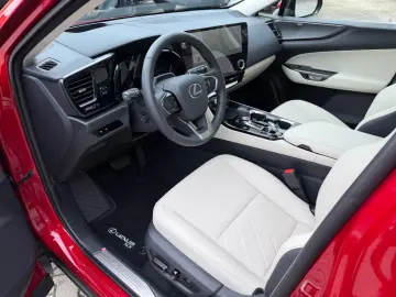 Lexus NX 450h NX 450 h Luxury.HUD