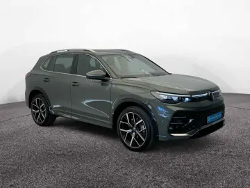 VW Tiguan R-Line TSI DSG 4M  AHK PANO MASSAGE ACC