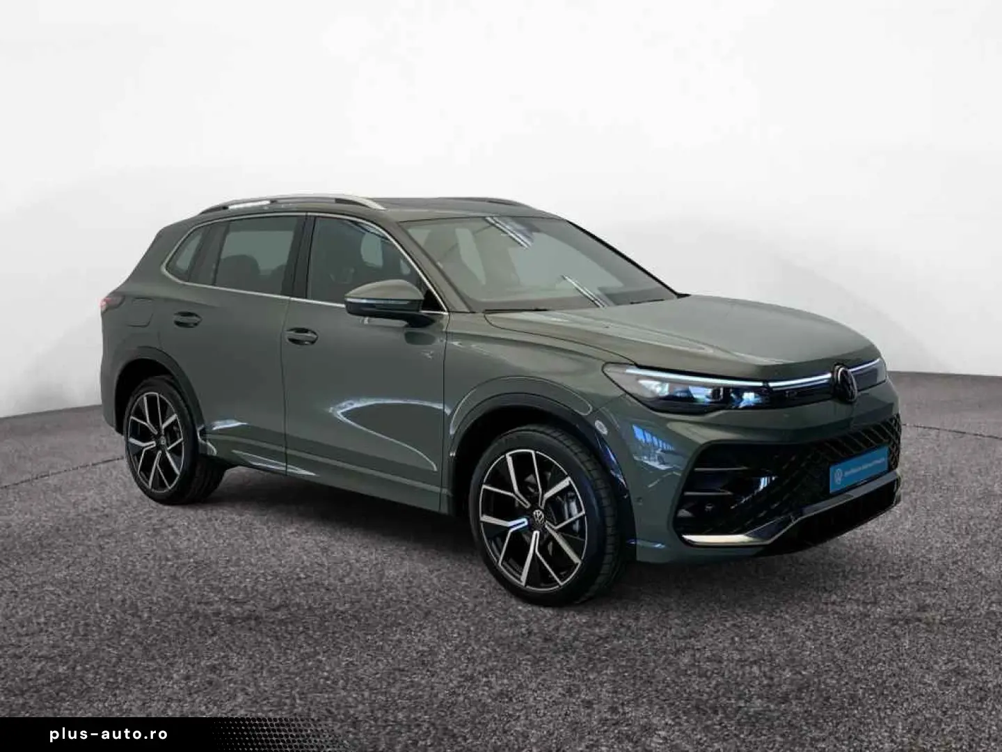 VW Tiguan R-Line TSI DSG 4M  AHK PANO MASSAGE ACC