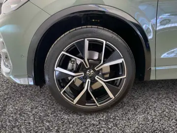 VW Tiguan R-Line TSI DSG 4M  AHK PANO MASSAGE ACC