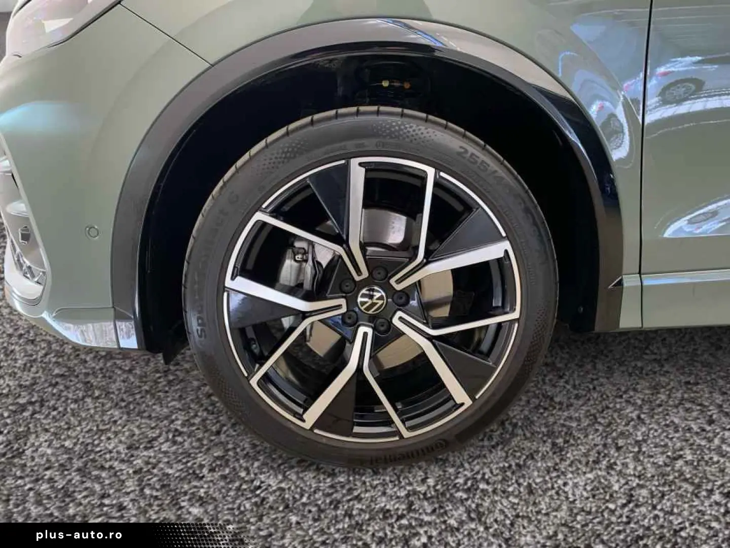 VW Tiguan R-Line TSI DSG 4M  AHK PANO MASSAGE ACC