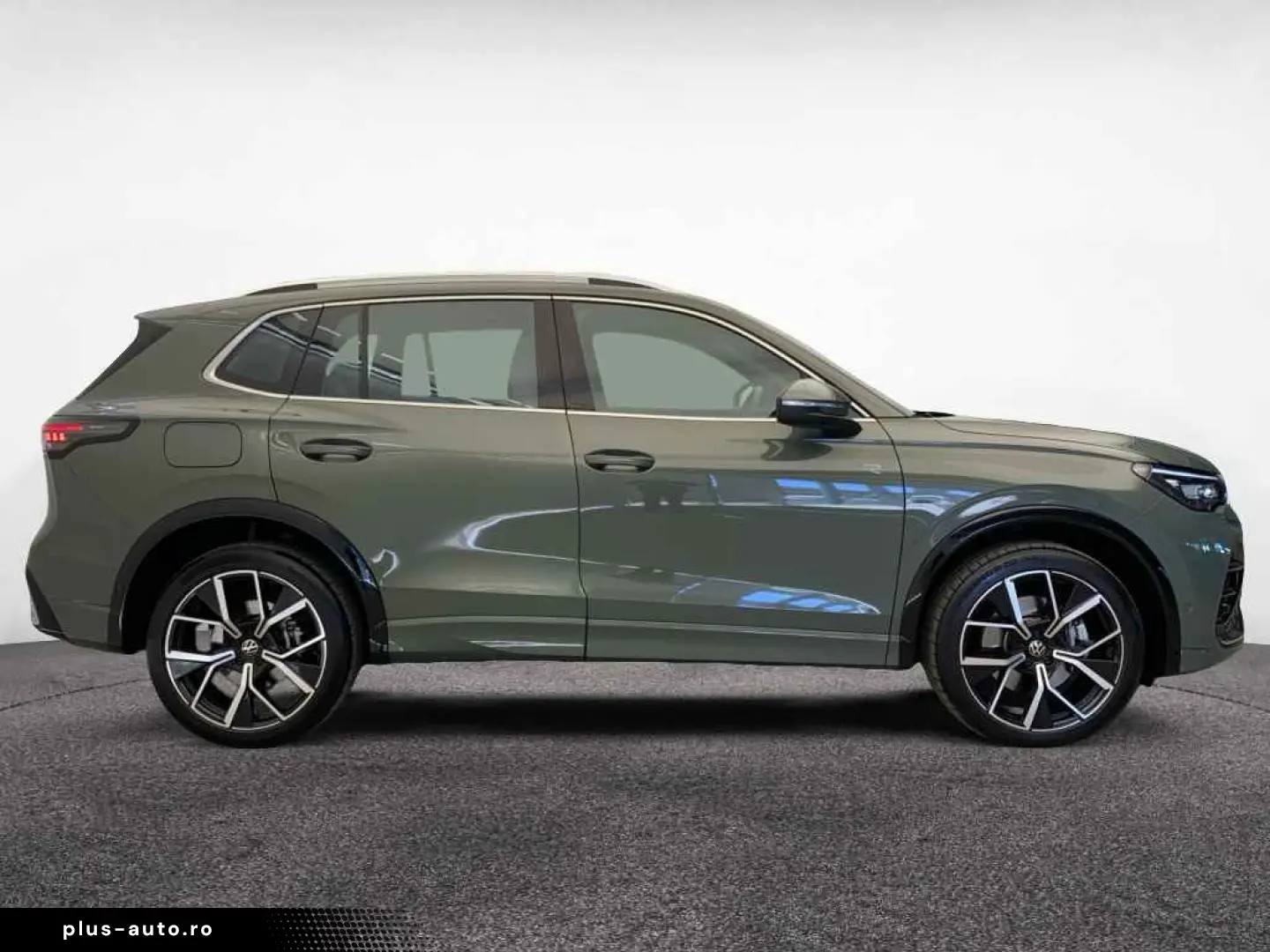 VW Tiguan R-Line TSI DSG 4M  AHK PANO MASSAGE ACC