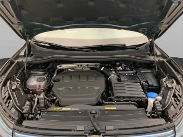 VW Tiguan R-Line TSI DSG 4M  AHK PANO MASSAGE ACC