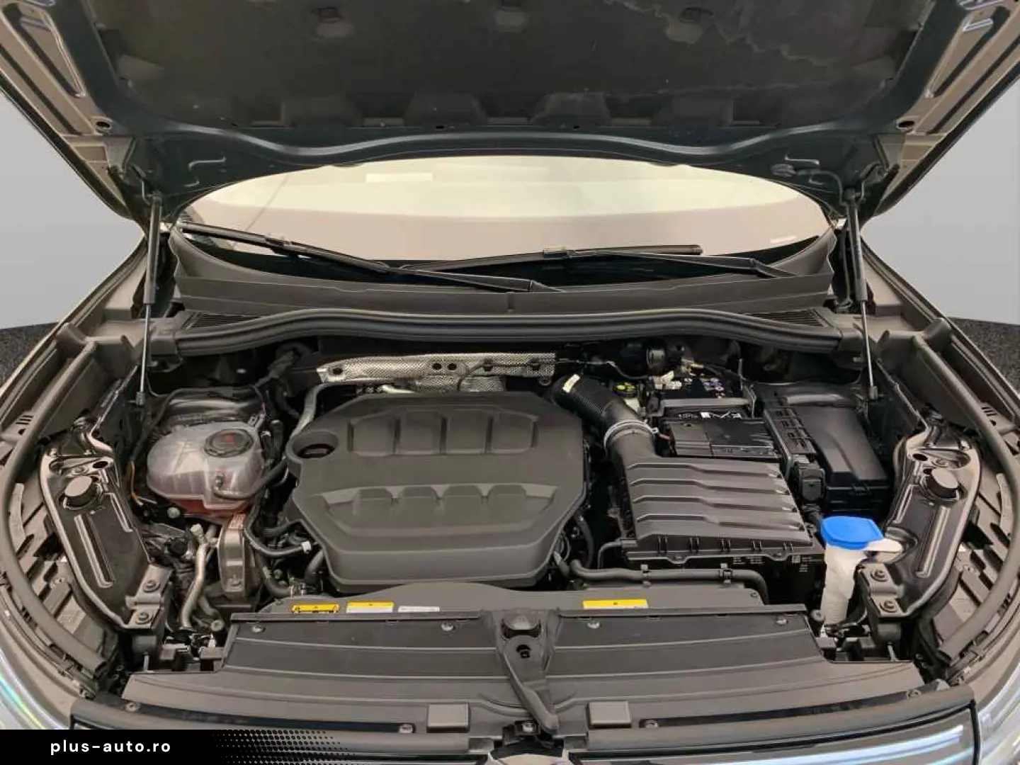 VW Tiguan R-Line TSI DSG 4M  AHK PANO MASSAGE ACC