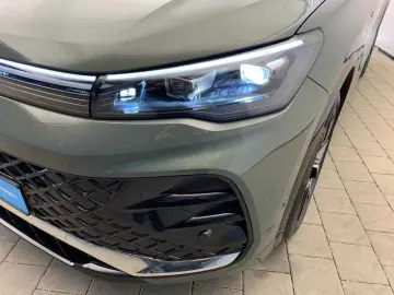 VW Tiguan R-Line TSI DSG 4M  AHK PANO MASSAGE ACC
