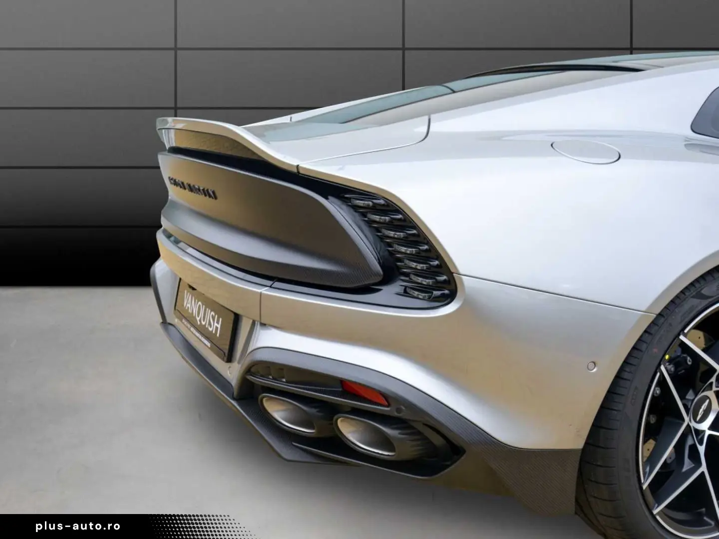 ASTON MARTIN Vanquish Coupe
