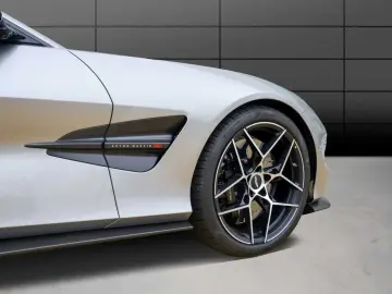 ASTON MARTIN Vanquish Coupe