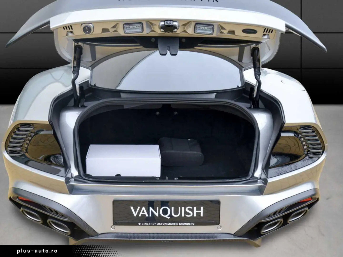 ASTON MARTIN Vanquish Coupe