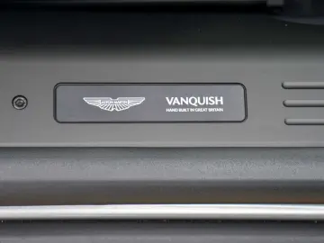 ASTON MARTIN Vanquish Coupe