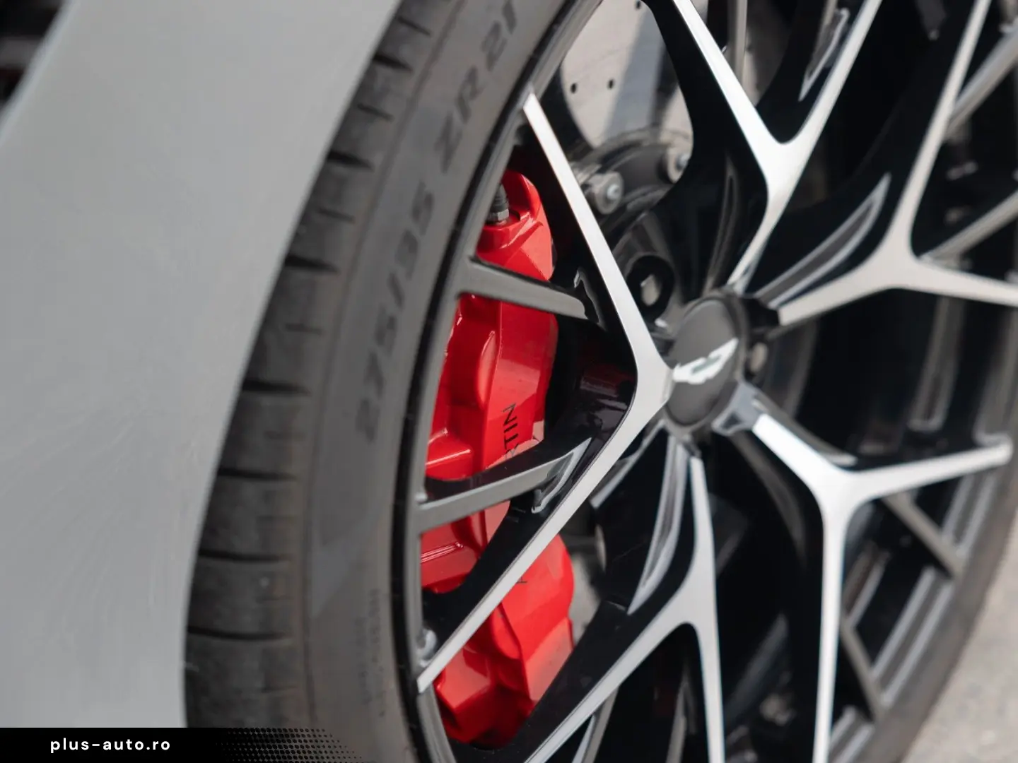 ASTON MARTIN Vanquish      Titan Auspuff   Black Pack