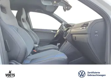 VW Tiguan R 2.0 TSI 4Motion DSG RearView MATRIX-LED