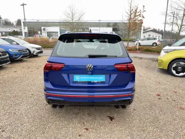 VW Tiguan R   R-Perform. - Akrapovic   DCC- Fahrwer