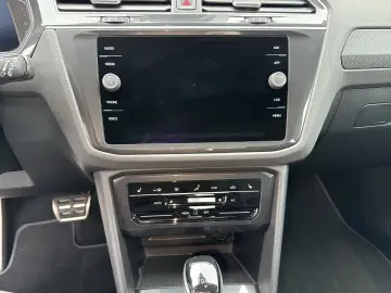 VW Tiguan R   R-Perform. - Akrapovic   DCC- Fahrwer