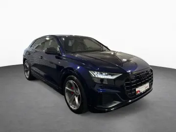 AUDI Q8 50TDI S LINE Comp Matrix SoftClo Massage Ventil Carb