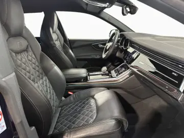 AUDI Q8 50TDI S LINE Comp Matrix SoftClo Massage Ventil Carb