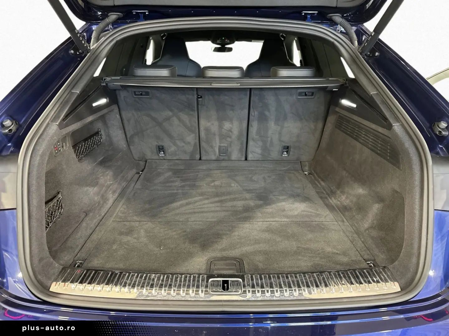AUDI Q8 50TDI S LINE Comp Matrix SoftClo Massage Ventil Carb