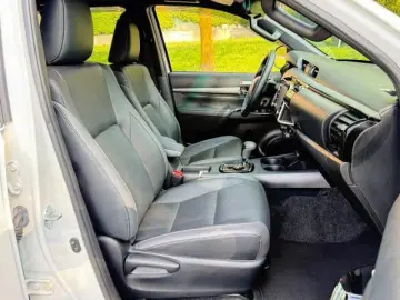 TOYOTA TOYOTA Hilux 2.8 D A T 4WD Double Cab Invincible