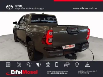 TOYOTA Hilux DOUBLE CAB 4x4 INVINCIBLE Heckschaden