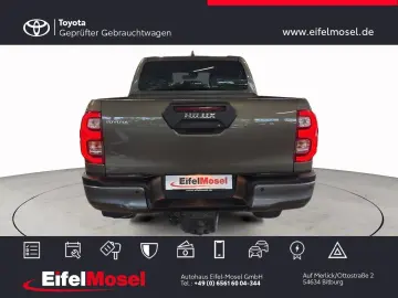 TOYOTA Hilux DOUBLE CAB 4x4 INVINCIBLE Heckschaden