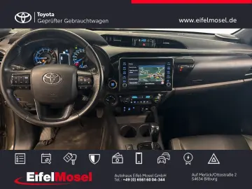 TOYOTA Hilux DOUBLE CAB 4x4 INVINCIBLE Heckschaden