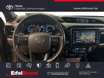 TOYOTA Hilux DOUBLE CAB 4x4 INVINCIBLE Heckschaden