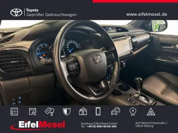 TOYOTA Hilux DOUBLE CAB 4x4 INVINCIBLE Heckschaden