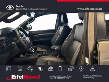 TOYOTA Hilux DOUBLE CAB 4x4 INVINCIBLE Heckschaden