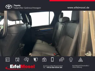TOYOTA Hilux DOUBLE CAB 4x4 INVINCIBLE Heckschaden