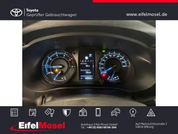 TOYOTA Hilux DOUBLE CAB 4x4 INVINCIBLE Heckschaden