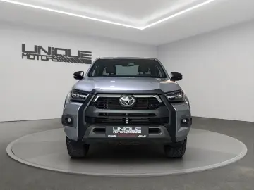 TOYOTA Hilux Extra Cab Invincible 4x4 Leder AHK Navi