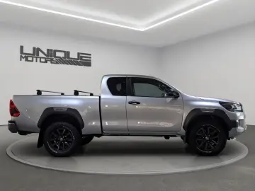 TOYOTA Hilux Extra Cab Invincible 4x4 Leder AHK Navi