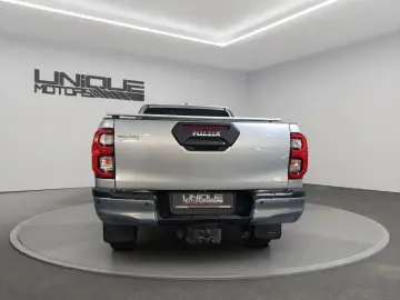 TOYOTA Hilux Extra Cab Invincible 4x4 Leder AHK Navi