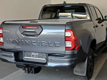 TOYOTA Hilux 2.8 D-4D Invincible 4x4  CarPlay Rollo AHK