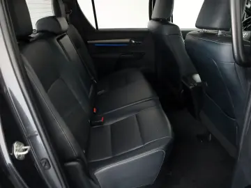 TOYOTA Hilux 2.8 D-4D Invincible 4x4  CarPlay Rollo AHK