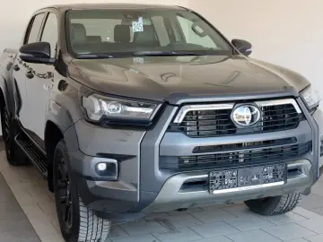 TOYOTA Hilux 2.8 D-4D Invincible 4x4  CarPlay Rollo AHK