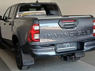 TOYOTA Hilux 2.8 D-4D Invincible 4x4  CarPlay Rollo AHK