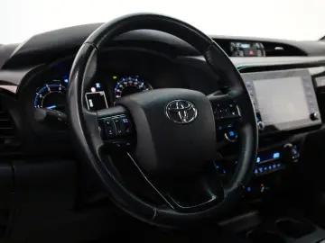 TOYOTA Hilux 2.8 D-4D Invincible 4x4  CarPlay Rollo AHK