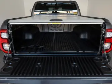 TOYOTA Hilux 2.8 D-4D Invincible 4x4  CarPlay Rollo AHK