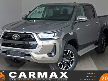 TOYOTA Hilux 2.8 D-4D Executive  CarPlay  Kamera  Rollo
