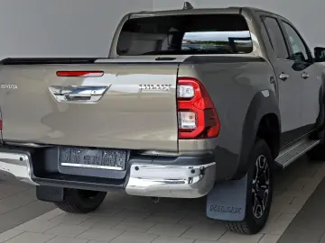 TOYOTA Hilux 2.8 D-4D Executive  CarPlay  Kamera  Rollo