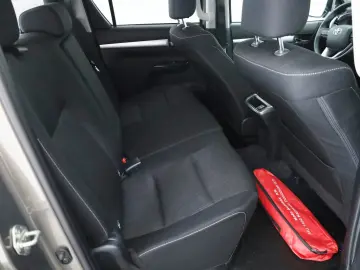 TOYOTA Hilux 2.8 D-4D Executive  CarPlay  Kamera  Rollo