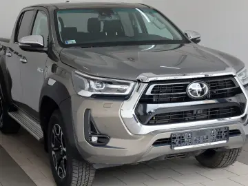 TOYOTA Hilux 2.8 D-4D Executive  CarPlay  Kamera  Rollo