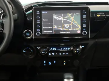 TOYOTA Hilux 2.8 D-4D Executive  CarPlay  Kamera  Rollo