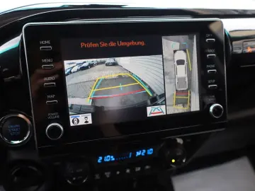 TOYOTA Hilux 2.8 D-4D Executive  CarPlay  Kamera  Rollo