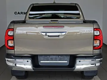 TOYOTA Hilux 2.8 D-4D Executive  CarPlay  Kamera  Rollo