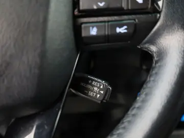 TOYOTA Hilux 2.8 D-4D Invincible  CarPlay  HardTop  AHK